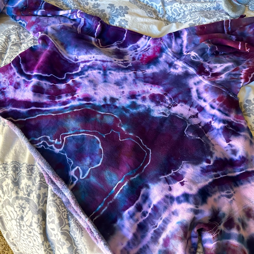 Tie dyed crop hoodie